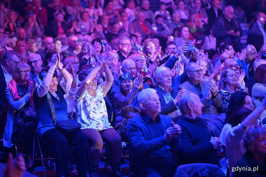 Uczestnicy balu w Polsat Plus Arenie Gdynia