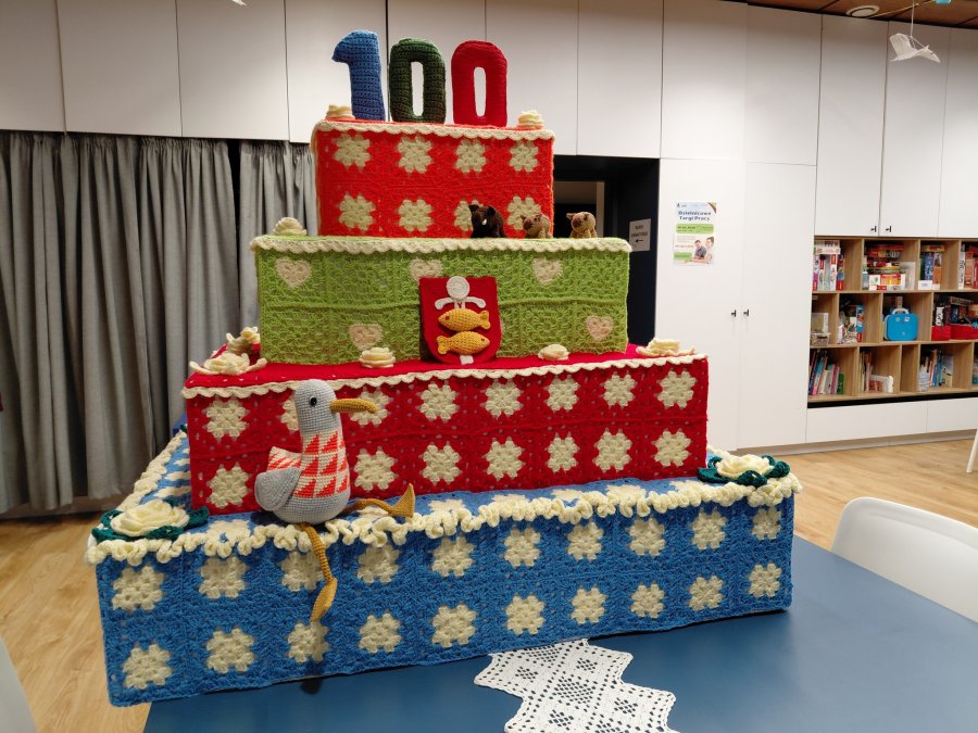 Szydełkowy tort będzie można zobaczyć w Przystaniach, szczeg&oacute;ły ekspozycji będą dostępne na FacebSzydełkowy tort będzie można zobaczyć w Przystaniach, szczeg&oacute;ły ekspozycji będą dostępne na Facebooku sieci centr&oacute;w sąsiedzkich (fot. archiwum LIS)ooku sieci centr&oacute;w sąsiedzkich.