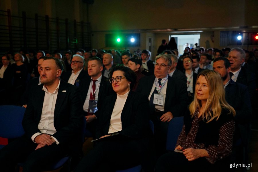 Wśr&oacute;d gości gali finałowej olimpiady byli m.in. wiceprezydent Gdyni Tomasz Augustyniak czy Karolina Lipińska z zarządu Energa Operator