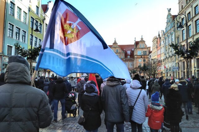 Gdynianie solidaryzowali i łączyli się w bólu z gdańszcznami // fot. materiały prasowe