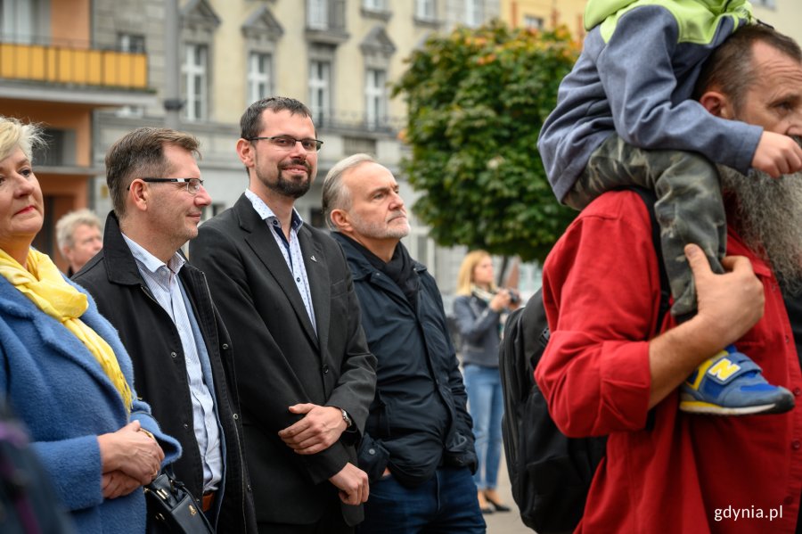 W uroczystości otwarcia Centrum Aktywności Rodziny wzięli udział m.in. prezydent Wojciech Szczurek oraz radny miasta Lechosław Dzierżak // fot. Dawid Linkowski