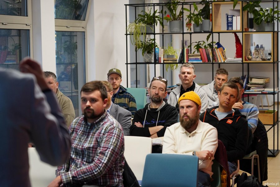 Wśr&oacute;d uczestnik&oacute;w konferencji na sali m.in. Rafał Geremek, wiceprezydent Gdyni