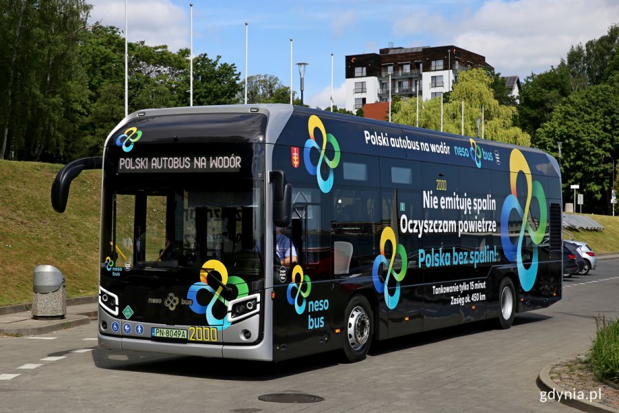 NesoBus, czyli autobus na wodór na skwerze Arki Gdynia // fot. Przemysław Kozłowski
