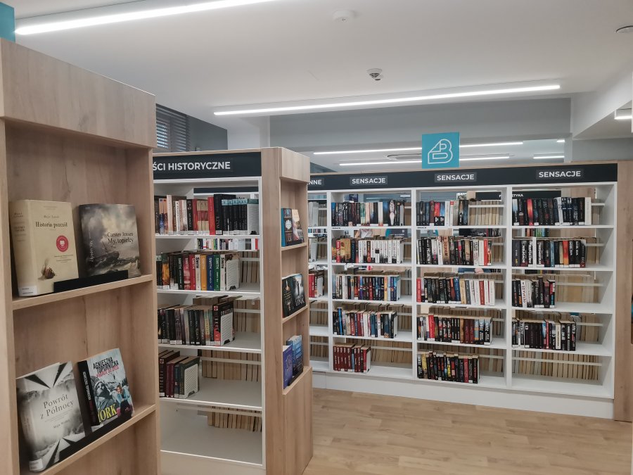 Bogatszy księgozbiór czekać będzie na mieszkańców w bibliotece // fot. Aleksandra Dylejko, Laboratorium Innowacji Społecznych