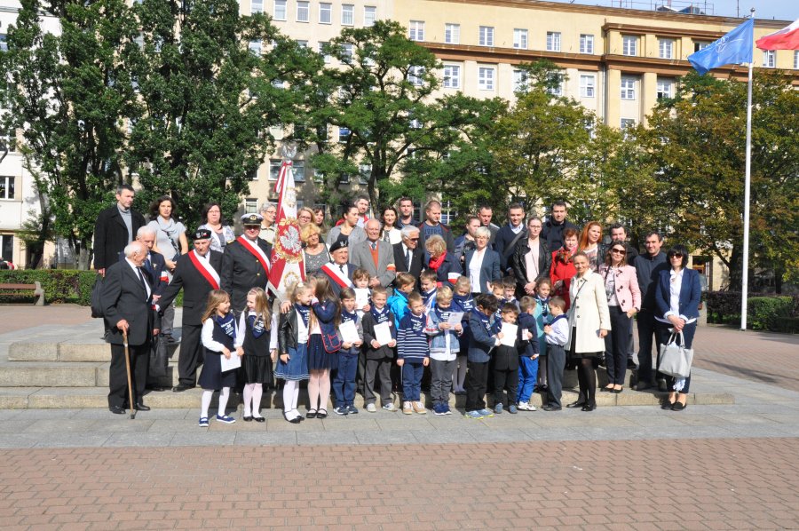 Uczniowie, nauczyciele i rodzice ze Szkoły Podstawowej nr 26 fot. Małgorzata Omachel-Kwidzińska