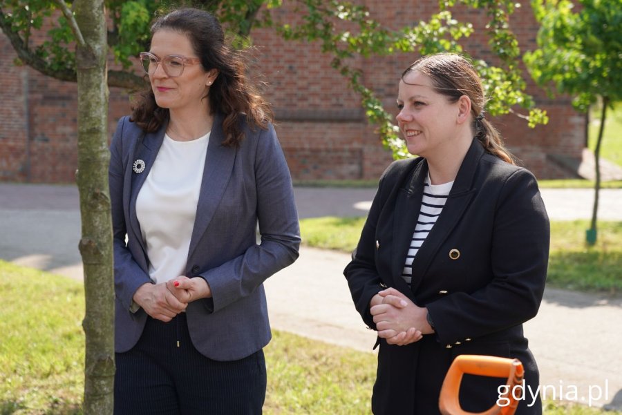 Na zdjęciu (od lewej): prezydent Gdańska Aleksandra Dulkiewicz, prezydent Gdyni Aleksandra Kosiorek (fot. Magdalena Starnawska)