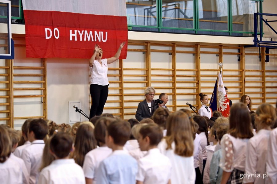 Uczniowie SP nr 48 biorą udział w konkursie "Do hymnu" // fot. Przemysław Kozłowski