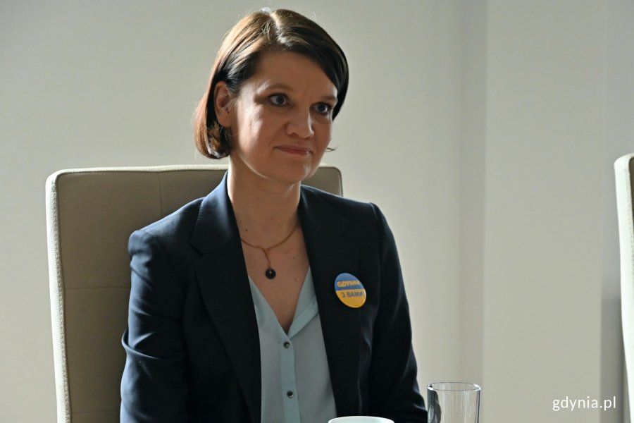 Wiceprezydent Katarzyna Gruszecka-Spychała podczas spotkania z kmdr por. Pedrem A. Perezem - dowódcą okrętu ESPS „Reina Ysabel” // fot. Sławomir Okoń