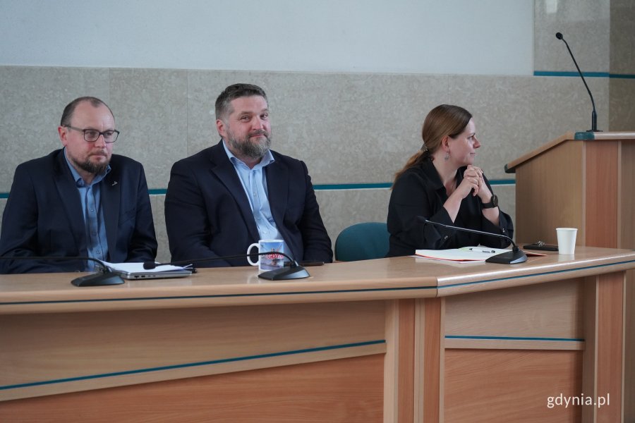 Na zdjęciu od lewej: Mariusz Bzdęga, Tadeusz Szemiot i Aleksandra Kosiorek (fot. Karolina Szypelt)