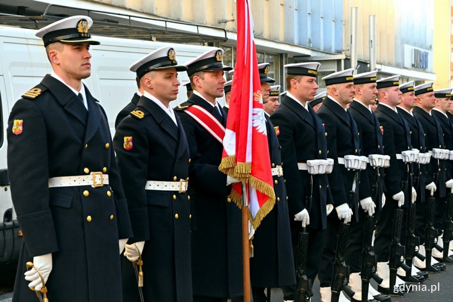 Kompania Reprezentacyjna Marynarki Wojennej podczas uroczystości z okazji Narodowego Dnia Pamięci Żołnierzy Wyklętych // fot. Magdalena Czernek