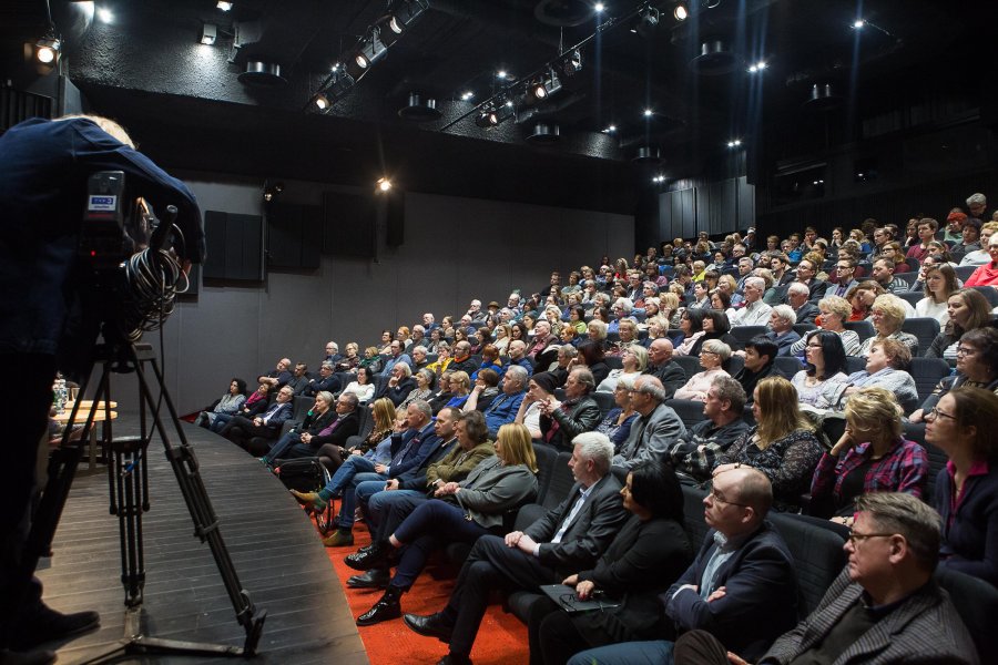 Przedpremierowy pokaz spektaklu "Biesiada u hrabiny Kotłubaj" odbył się w Gdyńskim Centrum Filmowym // fot. Anna Rezulak