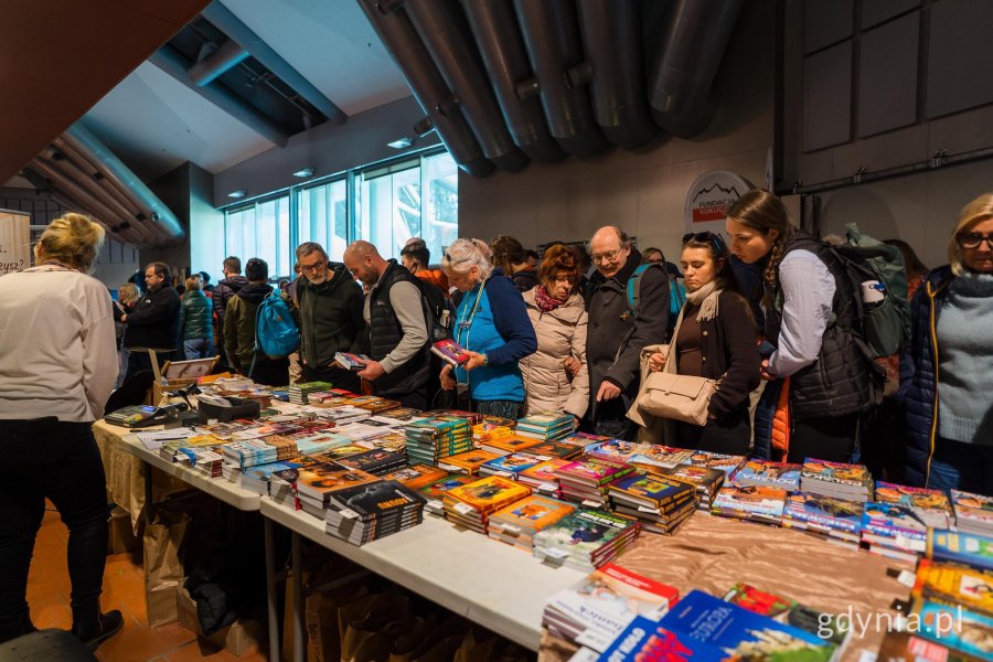 Wydarzenie to także okazja do nabycia pamiątkowych przewodnik&oacute;w i książek (fot. Paweł Budziński)