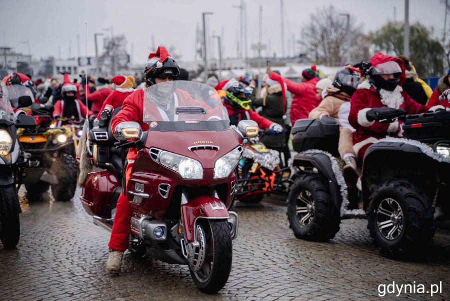 20. edycja parady „Mikołaje na motocyklach” - start w Gdyni, fot. Kamil Złoch