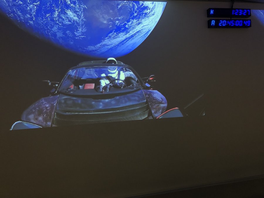Tesla jest już w drodze na marsjańską orbitę. Fot. twitter.com/elonmusk