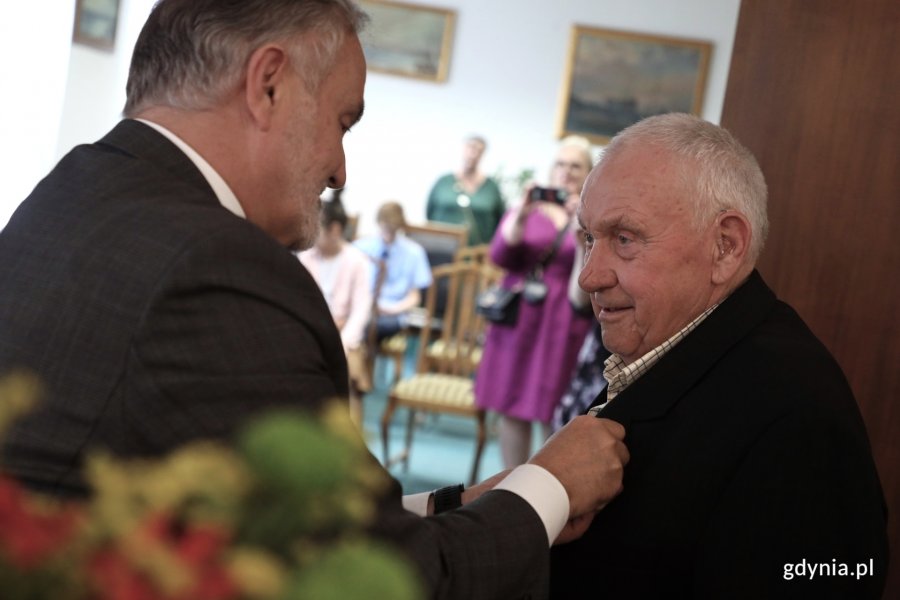 W uroczystości udział wzięli jubilaci i ich goście, a medale wręczył prezydent Wojciech Szczurek // fot. M. Kozłowski