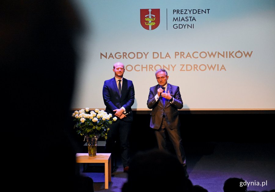 Wręczenie nagród prezydenta Gdyni dla pracowników ochrony zdrowia, fot. Kamil Złoch