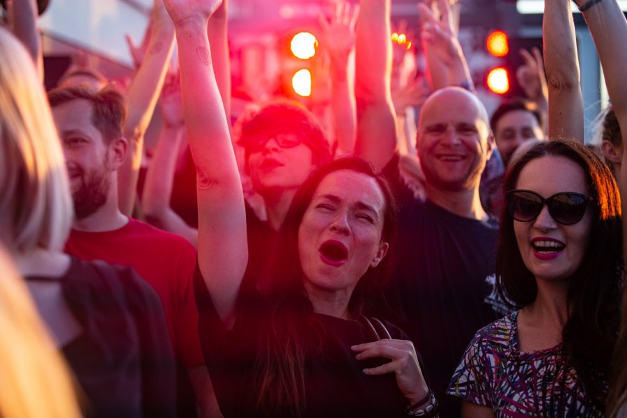 Koncert Pokahontaz w ramach cyklu "Koncerty z widokiem na świat" // fot. materiały Muzeum Emigracji w Gdyni (https://www.facebook.com/muzeumemigracjigdynia)