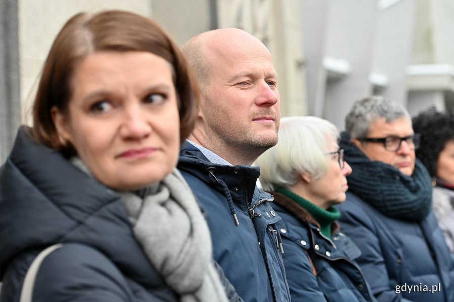 W gdyńskim Orszaku Trzech Króli wzięli udział m.in.: (od lewej) Wiceprezydenci Katarzyna Gruszecka-Spychała i Bartosz Bartoszewicz oraz Joanna Zielińska - przewodnicząca Rady Miasta Gdyni
