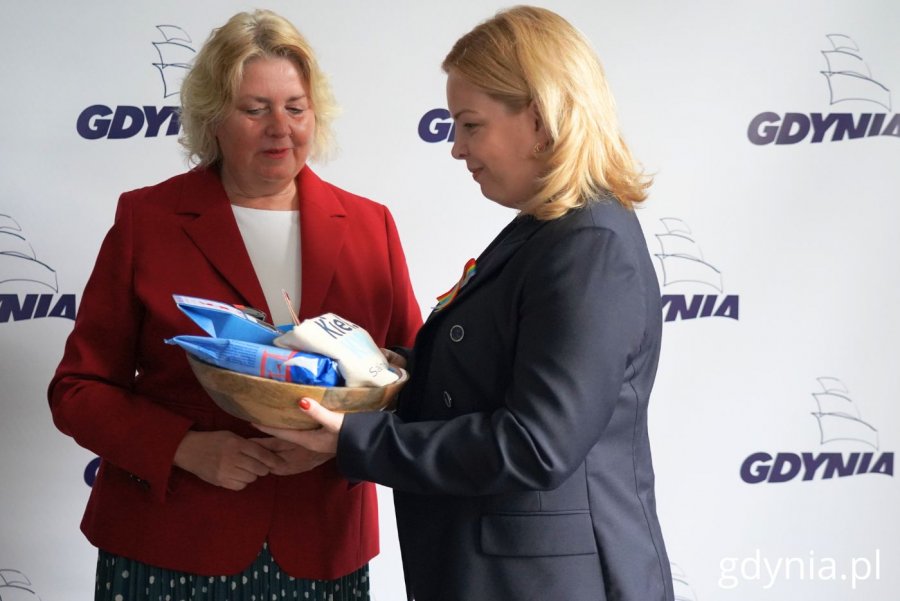 . Na zdjęciu (od lewej):wiceprezydentka Gdyni Oktawia Gorzeńska, przewodnicząca Rady Miasta Kilonii Bettina Aust (fot. Magdalena Starnawska)