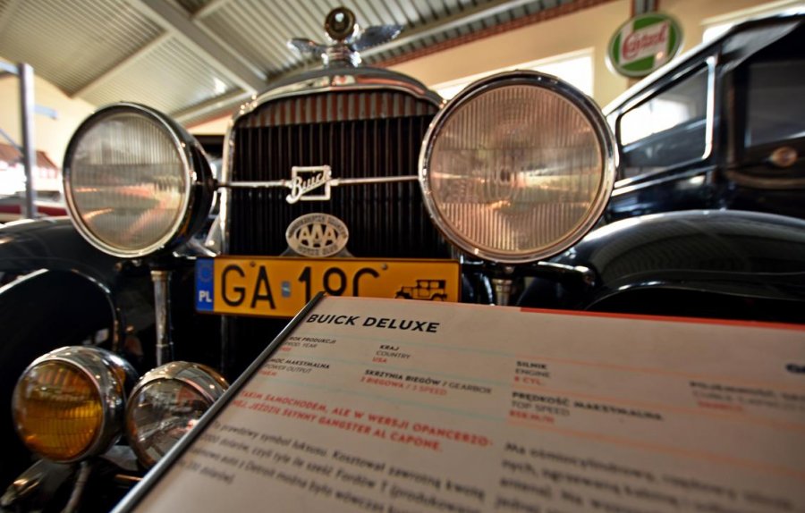 Gdyńskie Muzeum Motoryzacji od teraz, po 10 latach funkcjonowania, oficjalnie może cieszyć się ze statusu prywatnego muzeum, fot. Kamil Złoch
