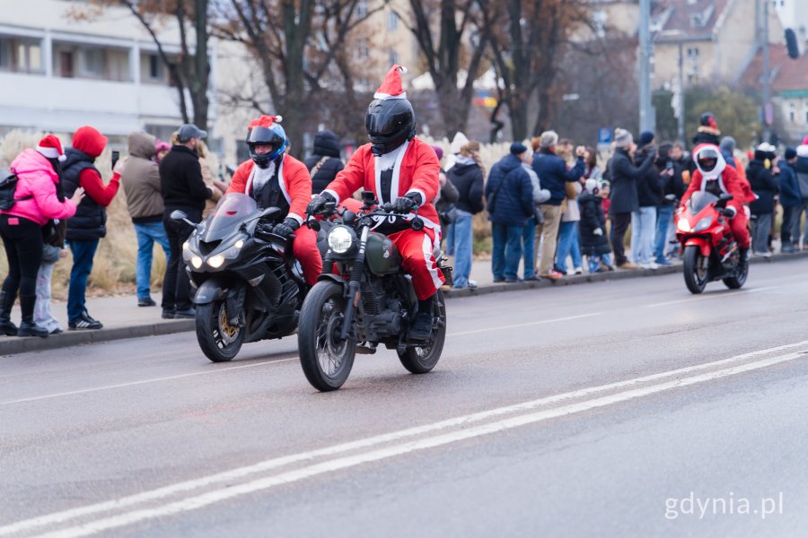 Przejazd przez Gdynię w ramach 23. edycji akcji &bdquo;Mikołaje na motocyklach&rdquo; (fot. Paweł Budziński)