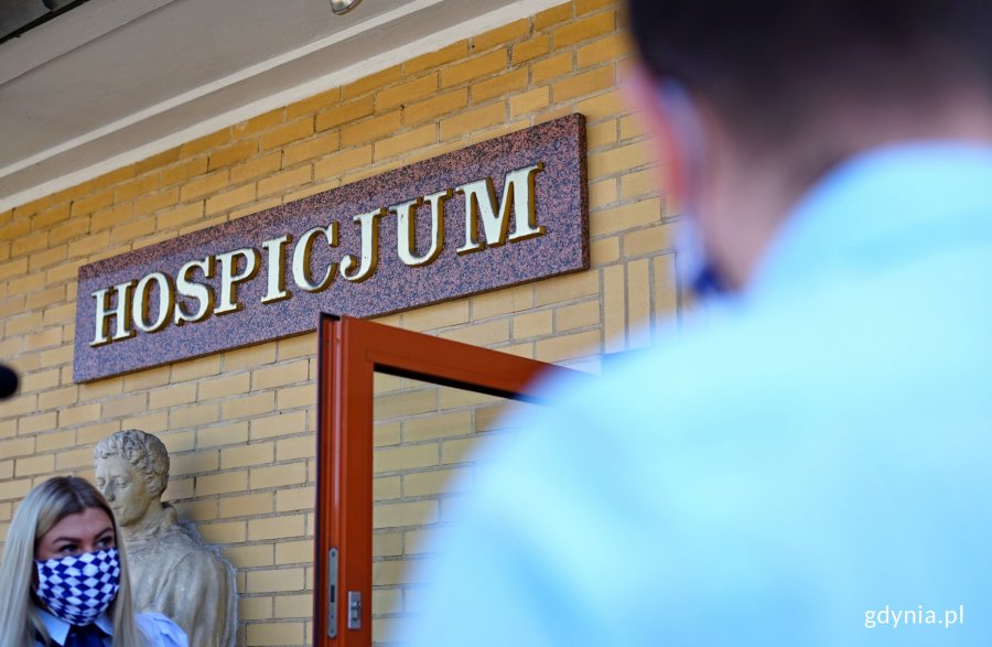 Pracownicy PKM dostarczyli przyłbice dla Hospicjum w Gdyni, fot. Kamil Złoch