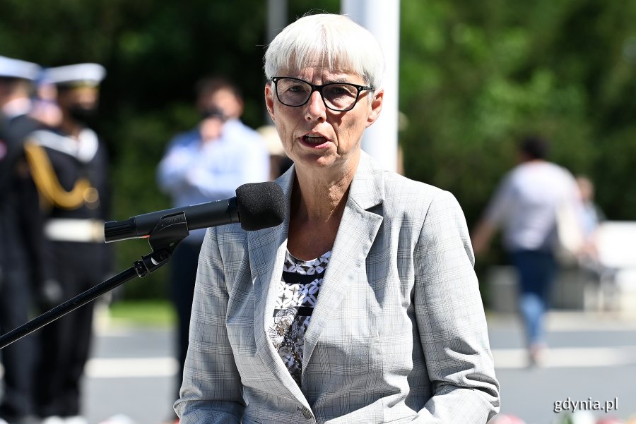 Gdyńskie obchody 76. rocznicy wybuchu Powstania Warszawskiego. Na zdjęciu: Joanna Zielińska, przewodnicząca Rady Miasta Gdyni // fot. Michał Puszczewicz