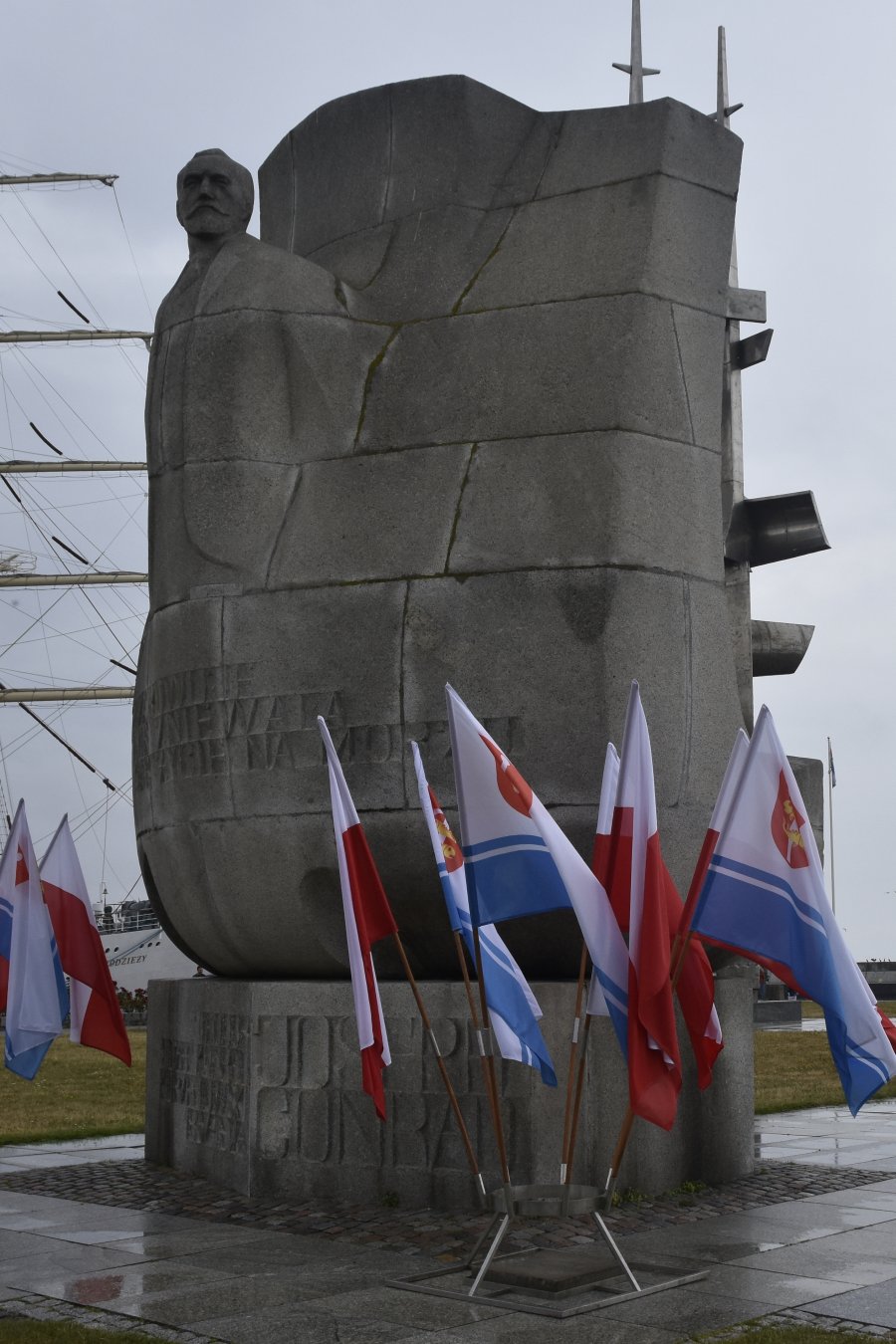 Uroczystości pod pomnikiem Josepha Conrada w Gdyni, fot. Magdalena Śliżewska