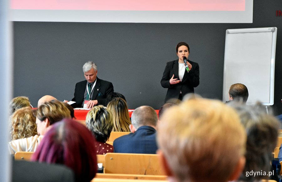 Konferencja „Nowoczesne zarządzanie szkołą” w WSAiB w Gdyni, fot. Kamil Złoch