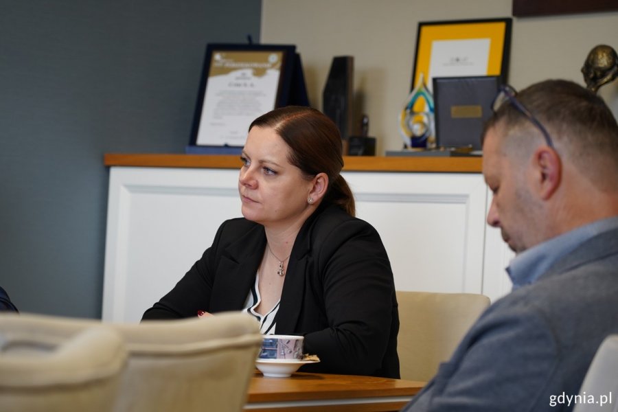 Prezydent Gdyni Aleksandra Kosiorek i Tomasz Kłodda, członek zarządu firmy CRIST SA  podczas spotkania
