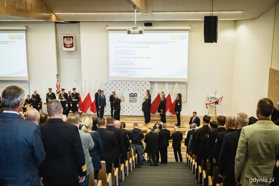 Gala z okazji 100-lecia Akademii Marynarki Wojennej z udziałem prezydenta RP, Andrzeja Dudy i Ministra Obrony Narodowej, Mariusza Błaszczaka, fot. Kamil Złoch