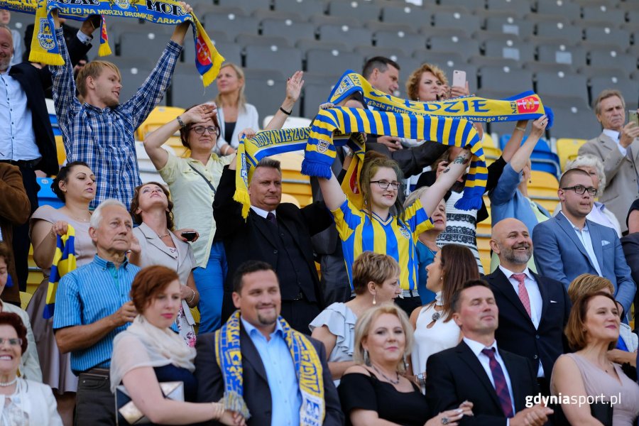 Ślub na Stadionie Miejskim / fot. Dawid Linkowski