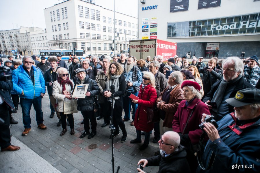 W Gdyni odsłonięto tablicę upamiętniającą Franciszka Walickiego / fot. Dawid Linkowski