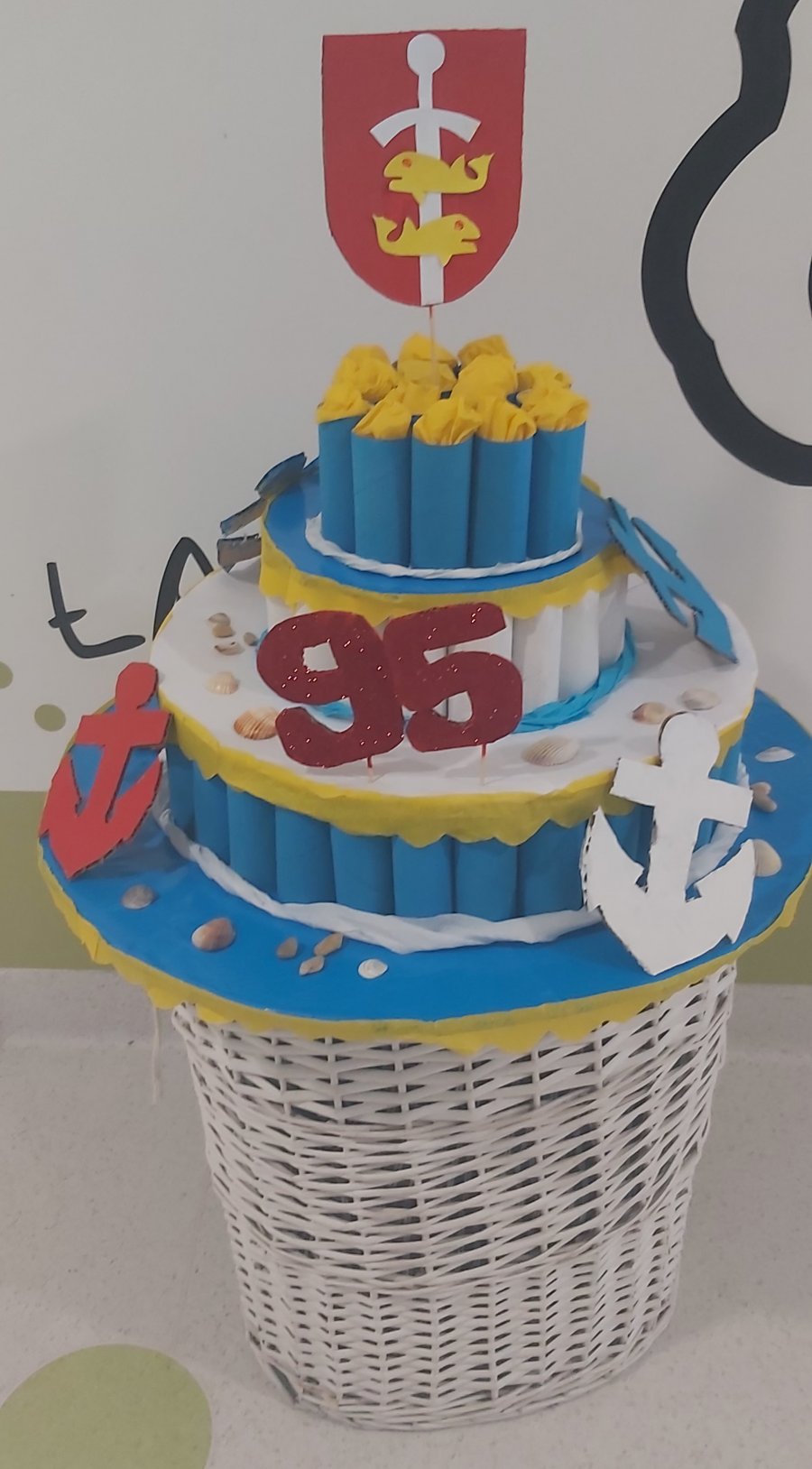 Mali marynarze z Przedszkola nr 58 przygotowali tort urodzinowy