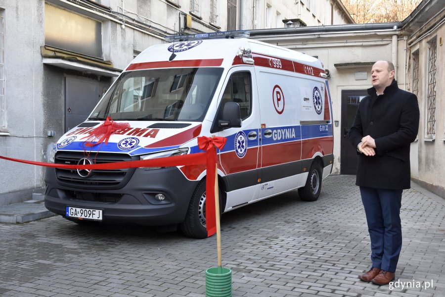 Pogotowie z nowym ambulansem // fot. Justyna Bronk