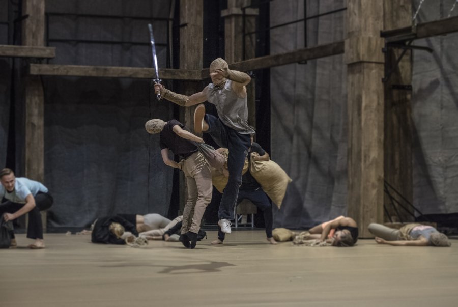 Przygotowania do premiery Wiedźmina w Teatrze Muzycznym fot. Przemysław Burda