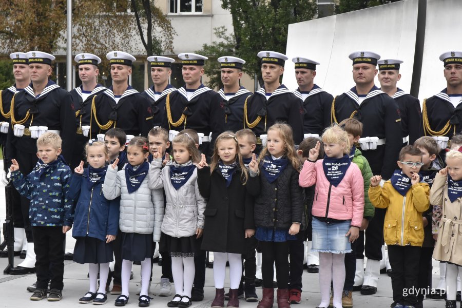 Uczniowie Szkoły Podstawowej nr 26 - 80. rocznica powstania Polskiego Państwa Podziemnego //fot. Justyna Bronk