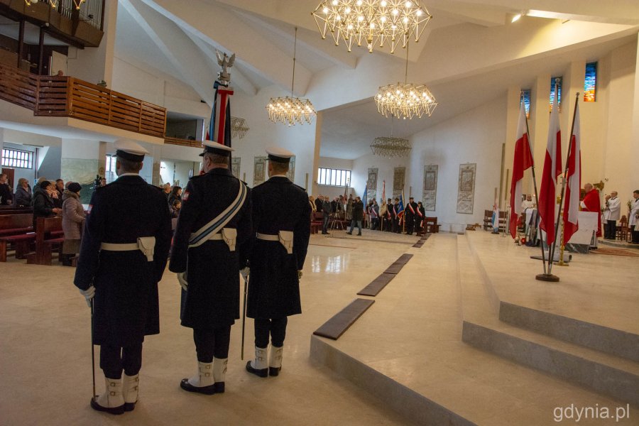 Msza święta w parafii Niepokalanego Serca Maryi na Karwinach// fot. Paweł Kukla