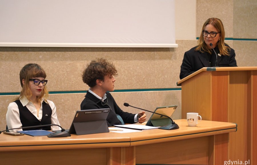 Na zdjęciu wiceprezydentka Oktawia Gorzeńska i prezydium MRM (fot. Karolina Szypelt)