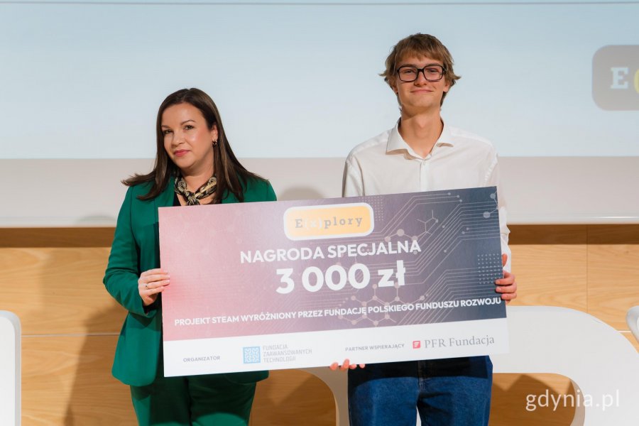 Nagrodę specjalną Fundacji Polskiego Funduszu Rozwoju otrzymał Bartosz Łącki za projekt Baltic Alert 