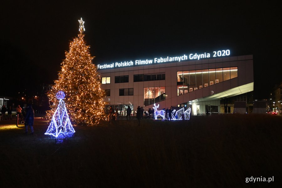 Iluminacje na placu Grunwaldzkim // fot. Michał Puszczewicz