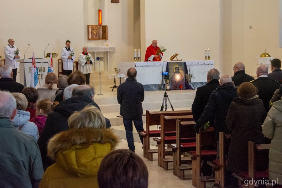 Msza święta w parafii Niepokalanego Serca Maryi na Karwinach// fot. Paweł Kukla