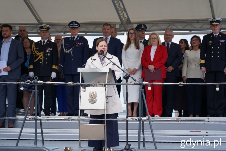 Aleksandra Kosiorek, prezydent Gdyni na pokładzie ORP „Błyskawicy" (fot. Magdalena Starnawska)