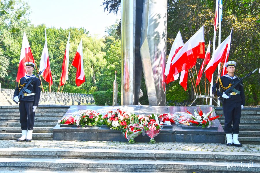 Uroczystości upamiętniające 80. rocznicę wybuchu II wojny światowej na cmentarzu w Redłowie, fot. Michał Puszczewicz