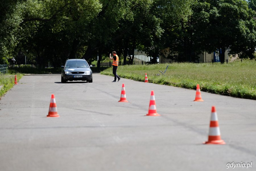 Rajd Matek i zabytkowe samochody można było podziwiać przed Akwarium Gdyńskim