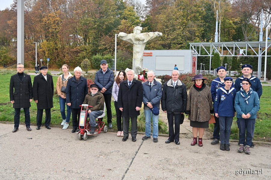 Uroczystości ku pamięci zaginionych i zmarłych na morzu przy pomniku „Zaginionych na morzu” w Gdyni, fot. Michał Puszczewicz