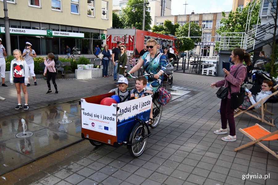 27 czerwca odbyło się pierwsze spotkanie z cyklu „Chodźcie na plac Kaszubski” skierowane do dzieci, młodzieży i dorosłych // fot. Michał Puszczewicz