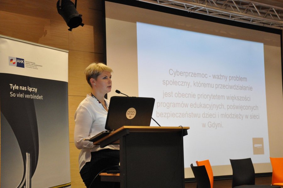 Jedną z prelekcji wygłosiła Małgorzata Czaja z samodzielnego referatu ds. jakości życia i integracji systemów zarządzania Urzędu Miasta Gdyni // fot. Magdalena Czernek