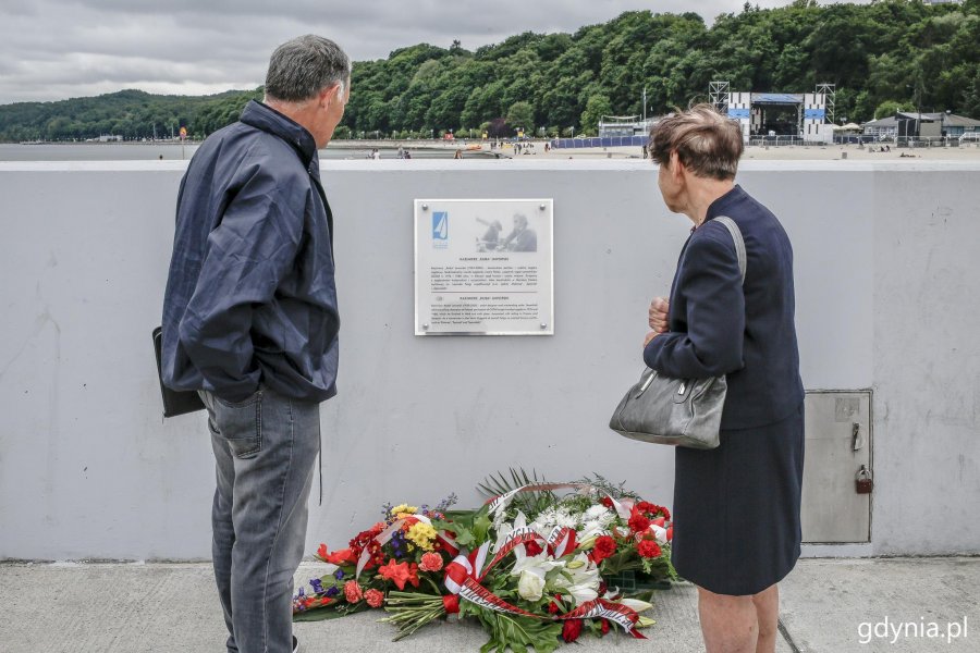 Odsłonięcie tablicy poświęconej  Kazimierzowi "Kubie" Jaworskiemu