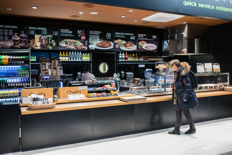 Nowe sklepy i restauracje na lotnisku w Gdańsku // fot. Karol Stańczak